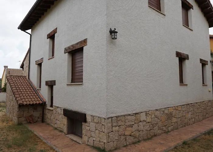 Casa La Cabanuela 나바레돈다 데 그레도스