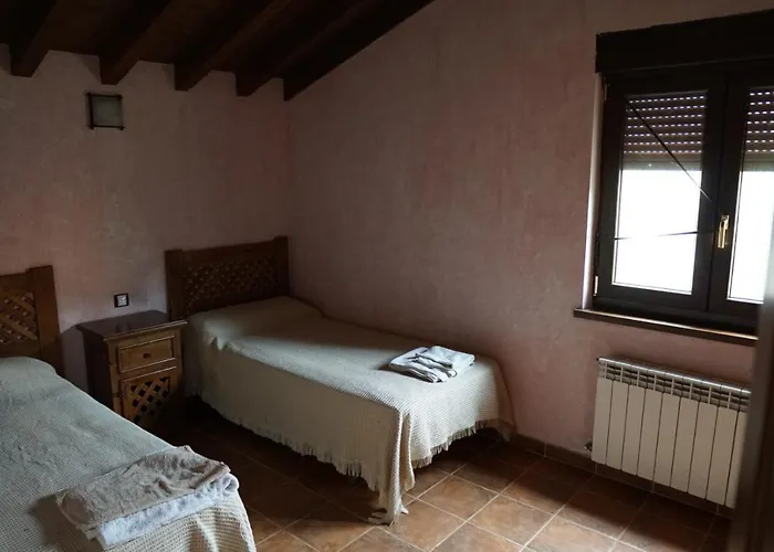 Casa La Cabanuela 샬레 나바레돈다 데 그레도스